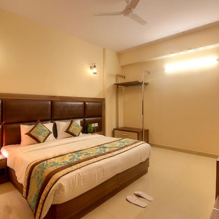 Atithi Suites - An Ahg Hotel Greater Noida Extérieur photo