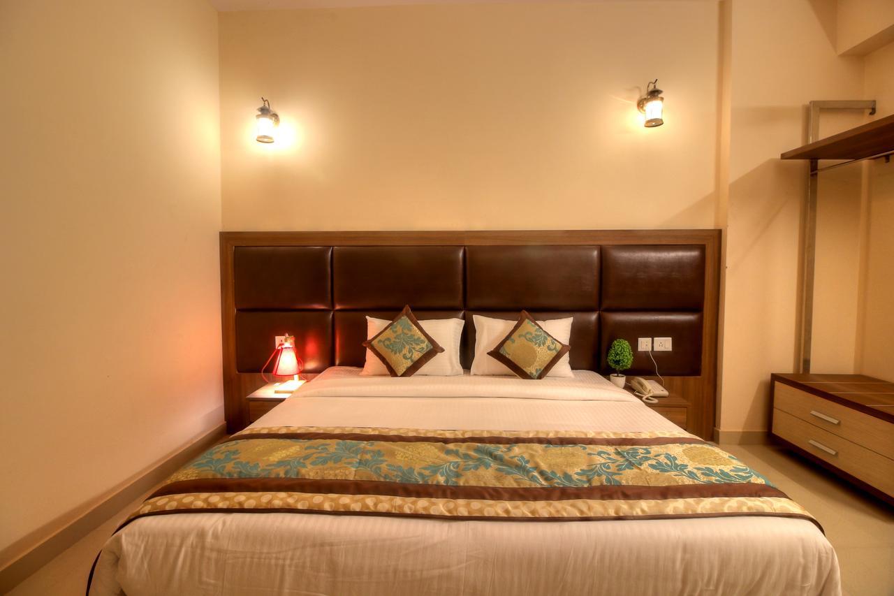 Atithi Suites - An Ahg Hotel Greater Noida Extérieur photo