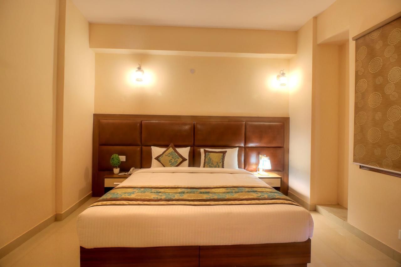 Atithi Suites - An Ahg Hotel Greater Noida Extérieur photo